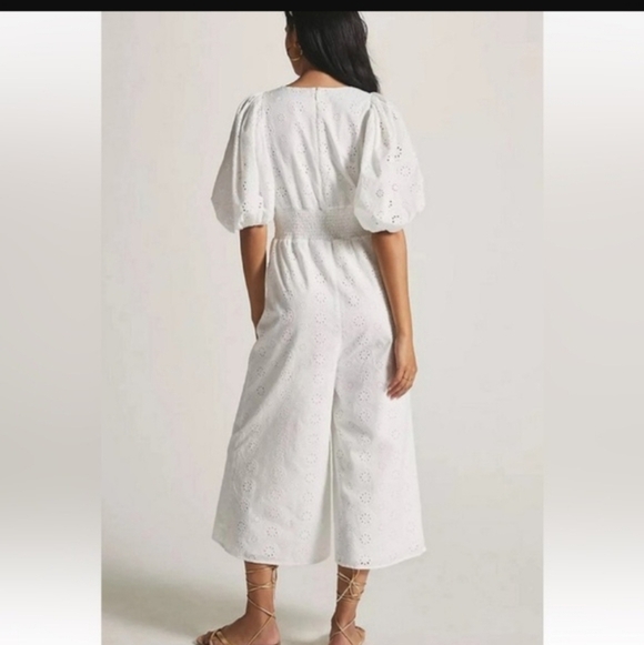 New Anthropologie Hutch Smocked-Waist Eyelet White Jumpsuit Size Small - Picture 3 of 7
